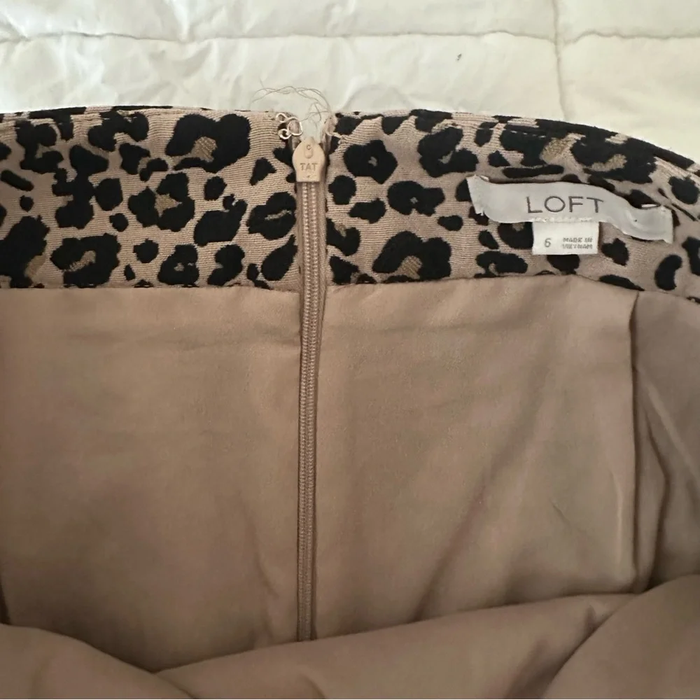 LOFT animal print skirt, mini style, size 6 - Picture 2 of 5